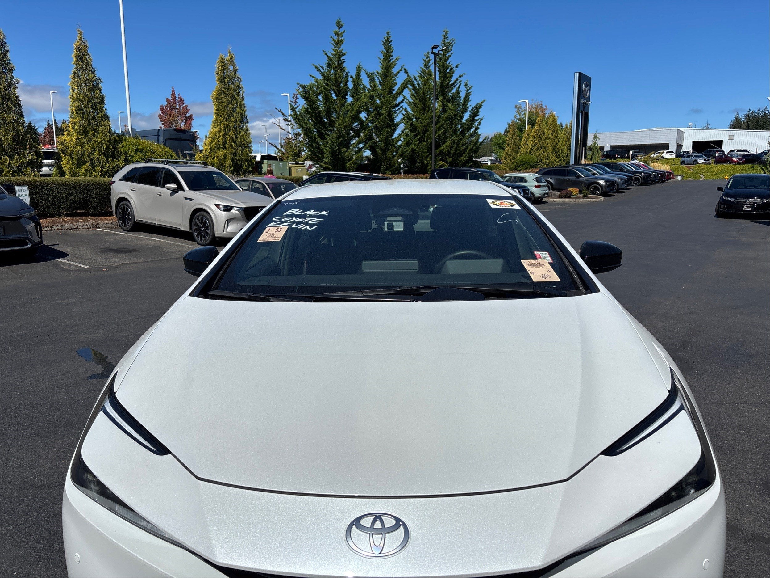 2025 Toyota Prius Plug-In Hybrid SE