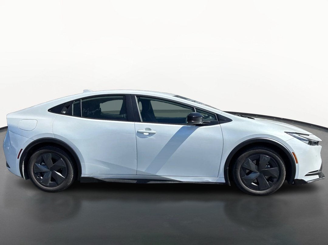2025 Toyota Prius Plug-In Hybrid SE