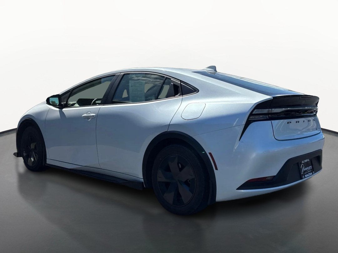 2025 Toyota Prius Plug-In Hybrid SE