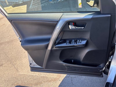 2017 Toyota RAV4 Hybrid SE AWD