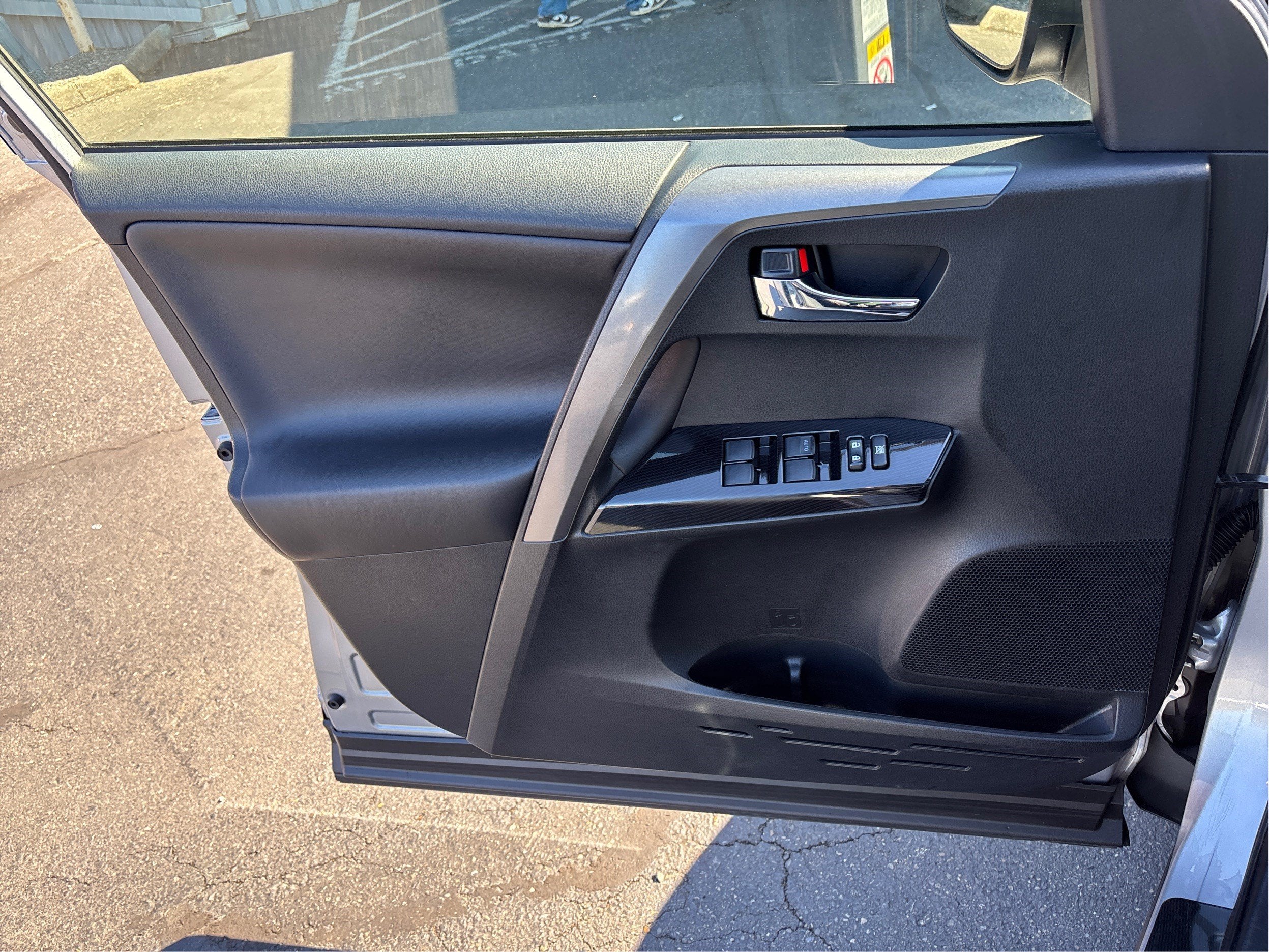 2017 Toyota RAV4 Hybrid SE AWD