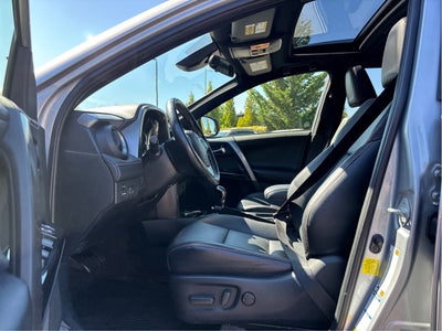 2017 Toyota RAV4 Hybrid SE AWD