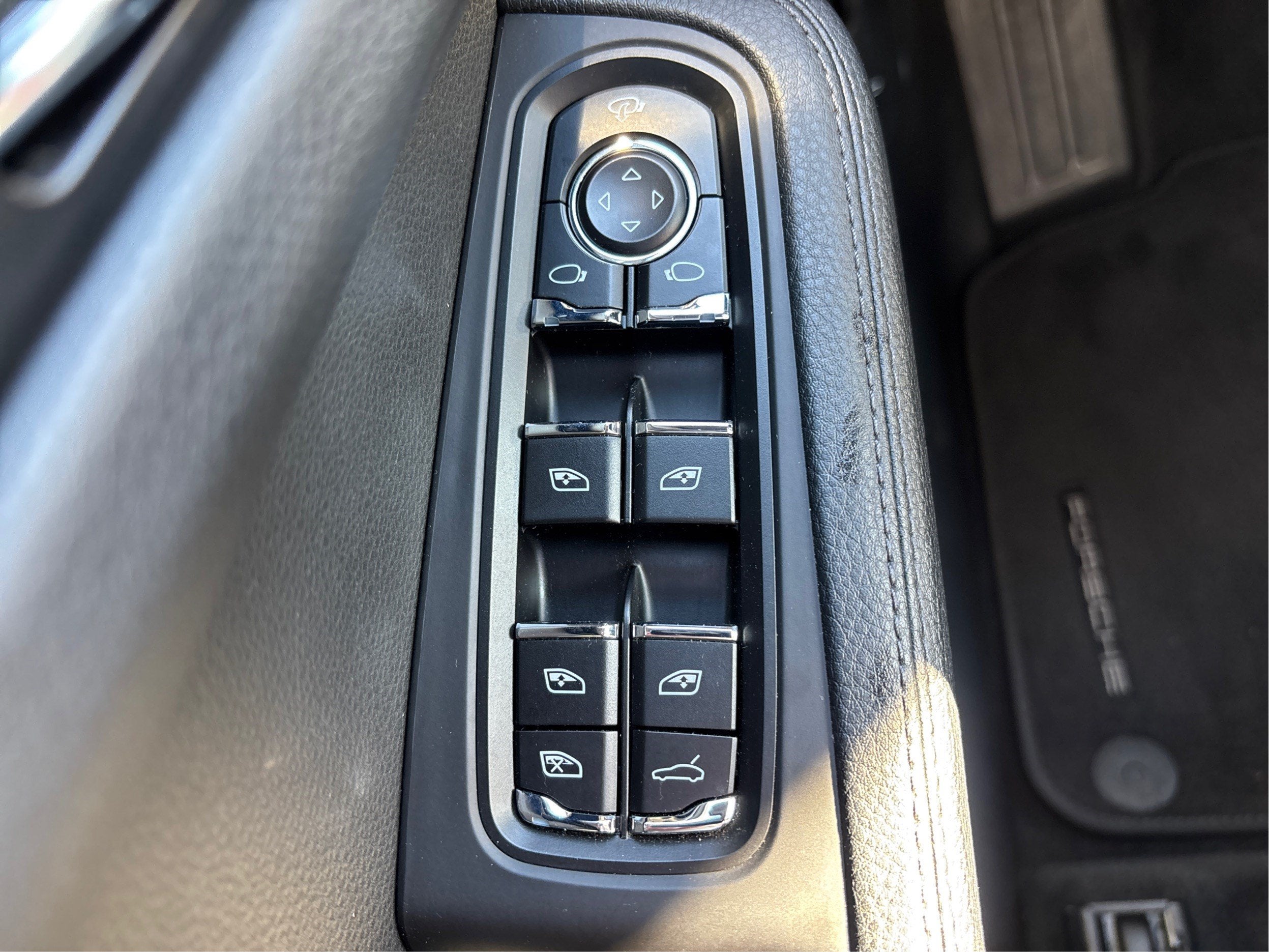 2024 Porsche Macan AWD