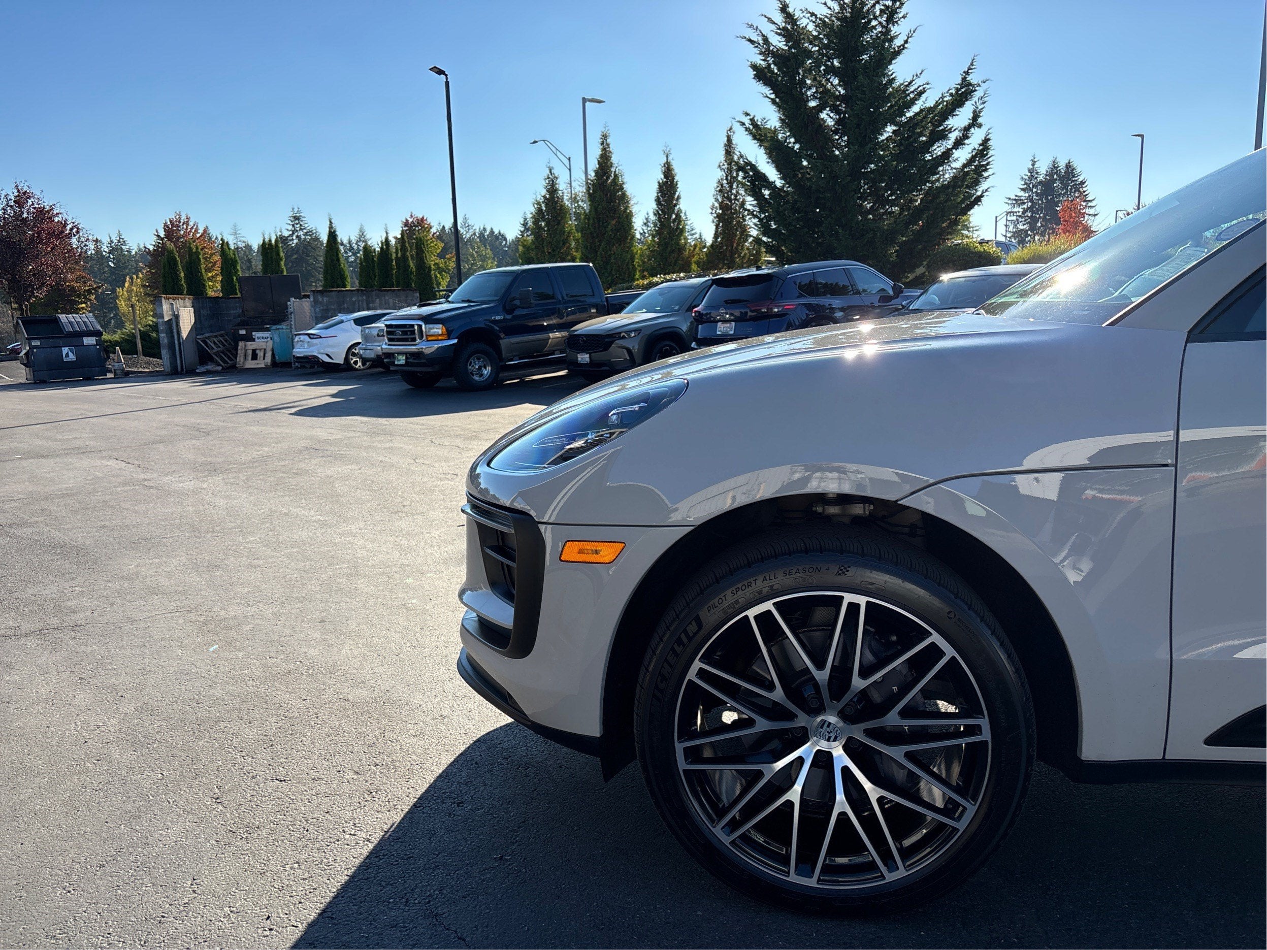 2024 Porsche Macan AWD