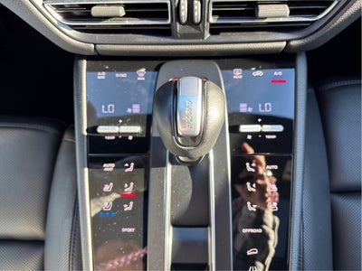 2024 Porsche Macan AWD
