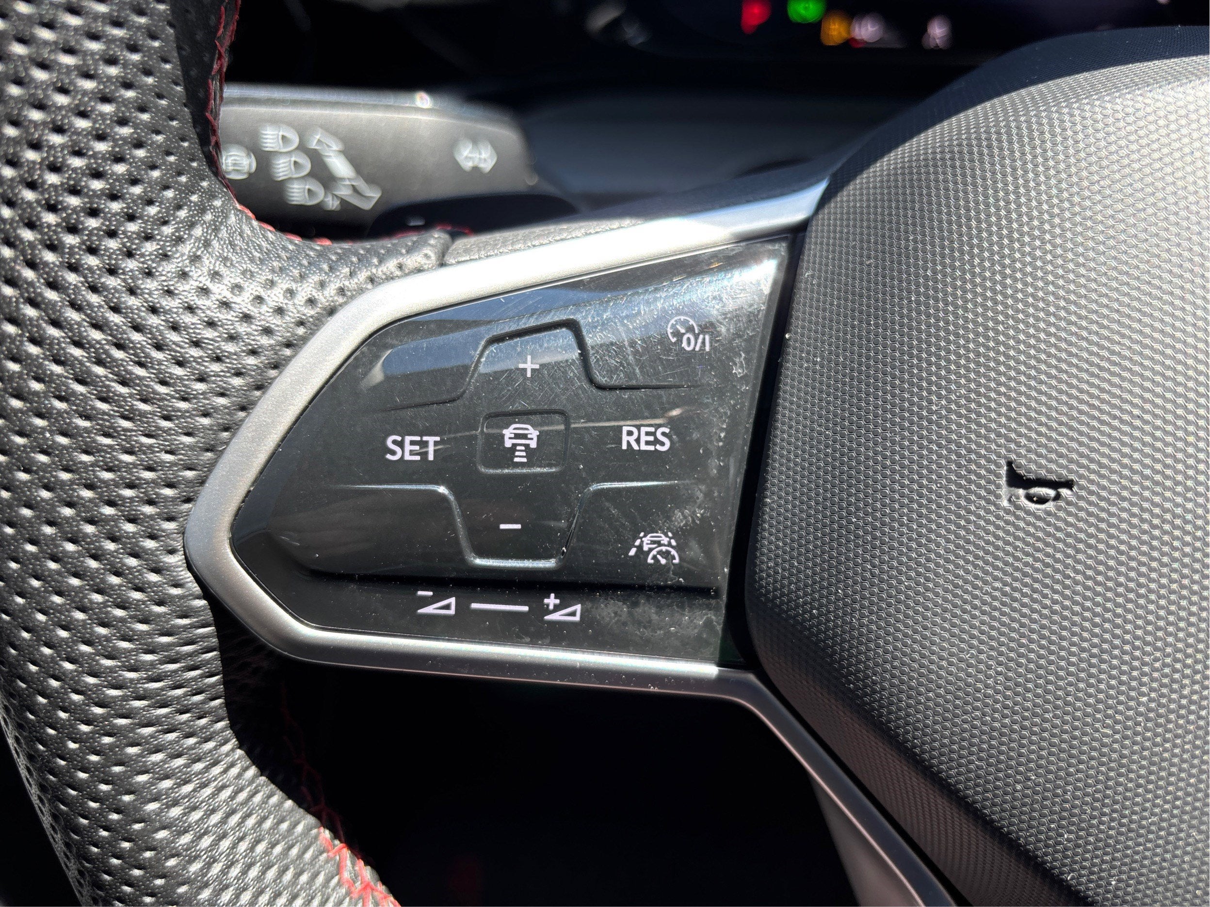 2023 Volkswagen Golf GTI S