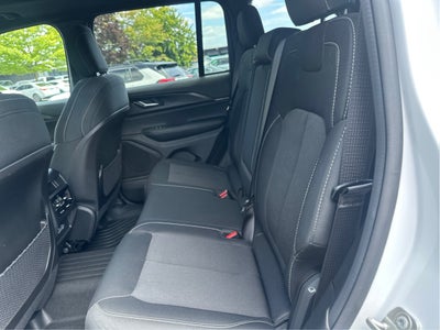 2024 Jeep Grand Cherokee Laredo X 4WD