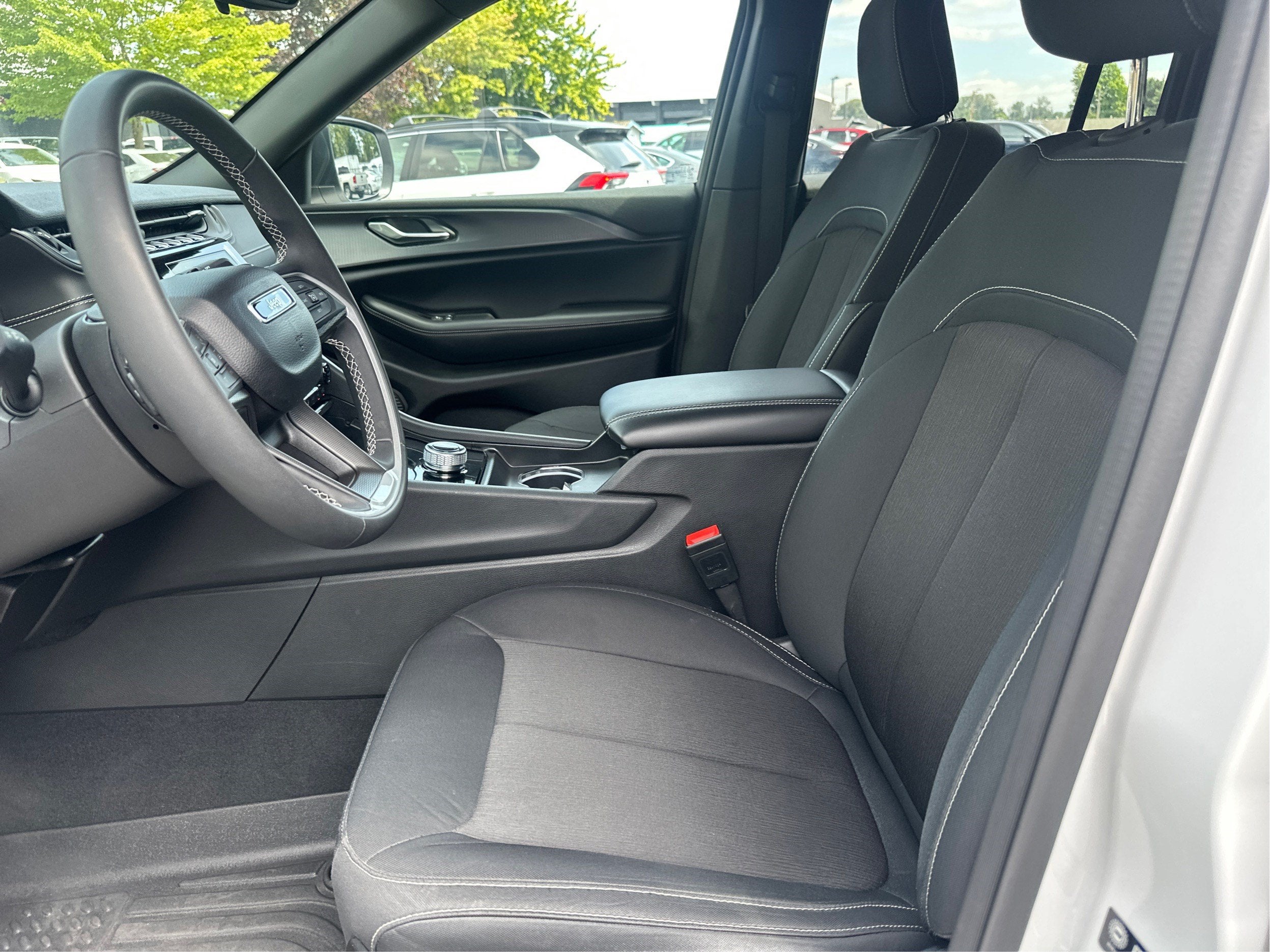 2024 Jeep Grand Cherokee Laredo X 4WD
