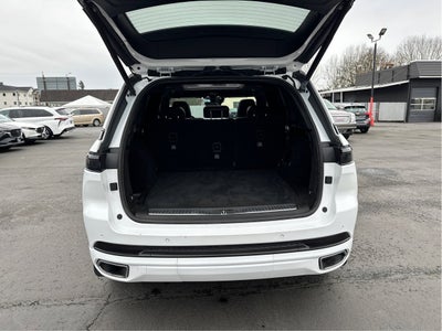 2023 Jeep Grand Cherokee Overland 4WD