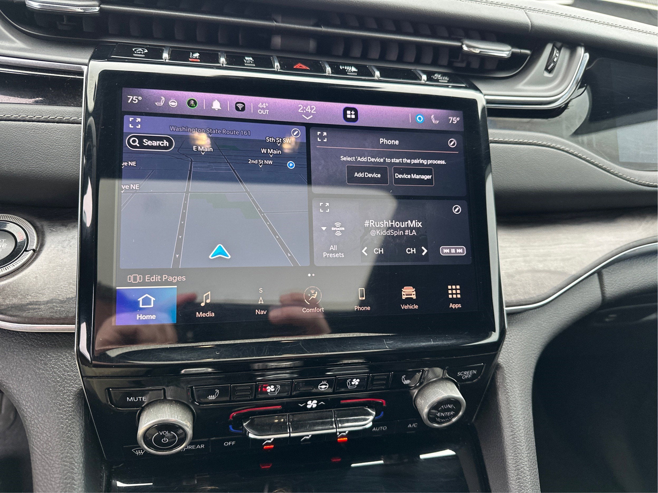 2023 Jeep Grand Cherokee Overland 4WD