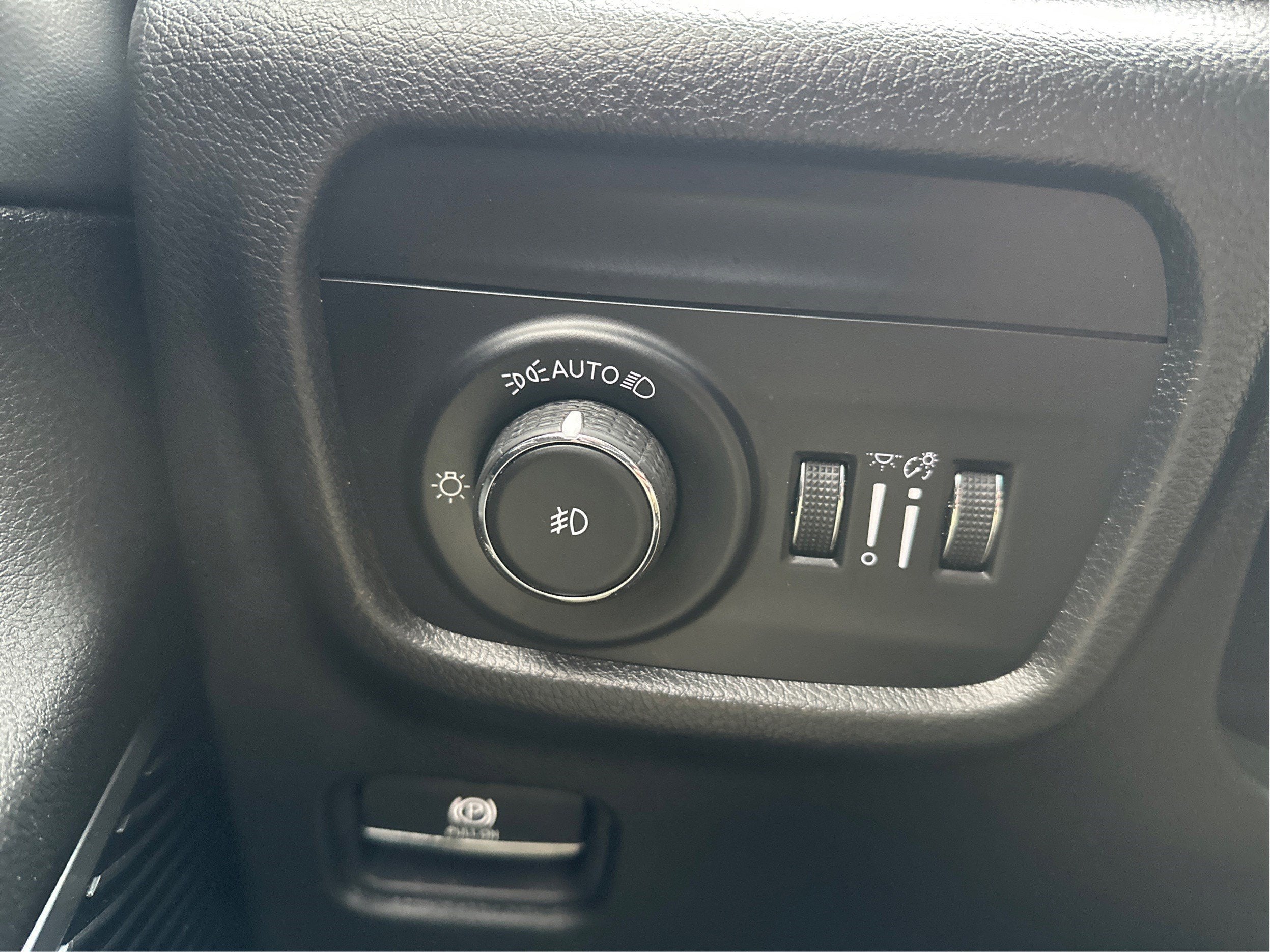 2023 Jeep Grand Cherokee Overland 4WD