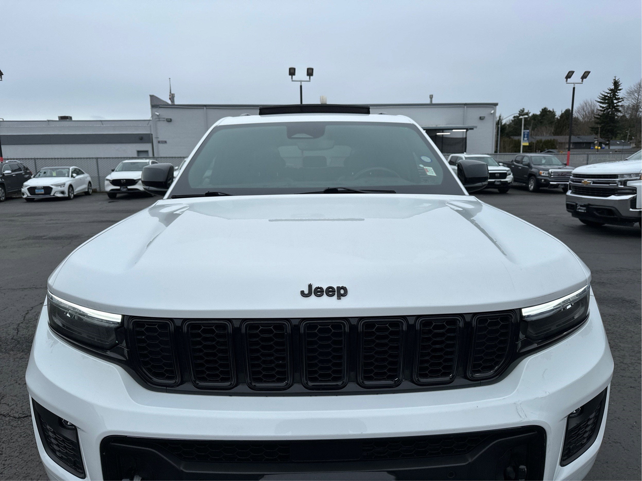2023 Jeep Grand Cherokee Overland 4WD