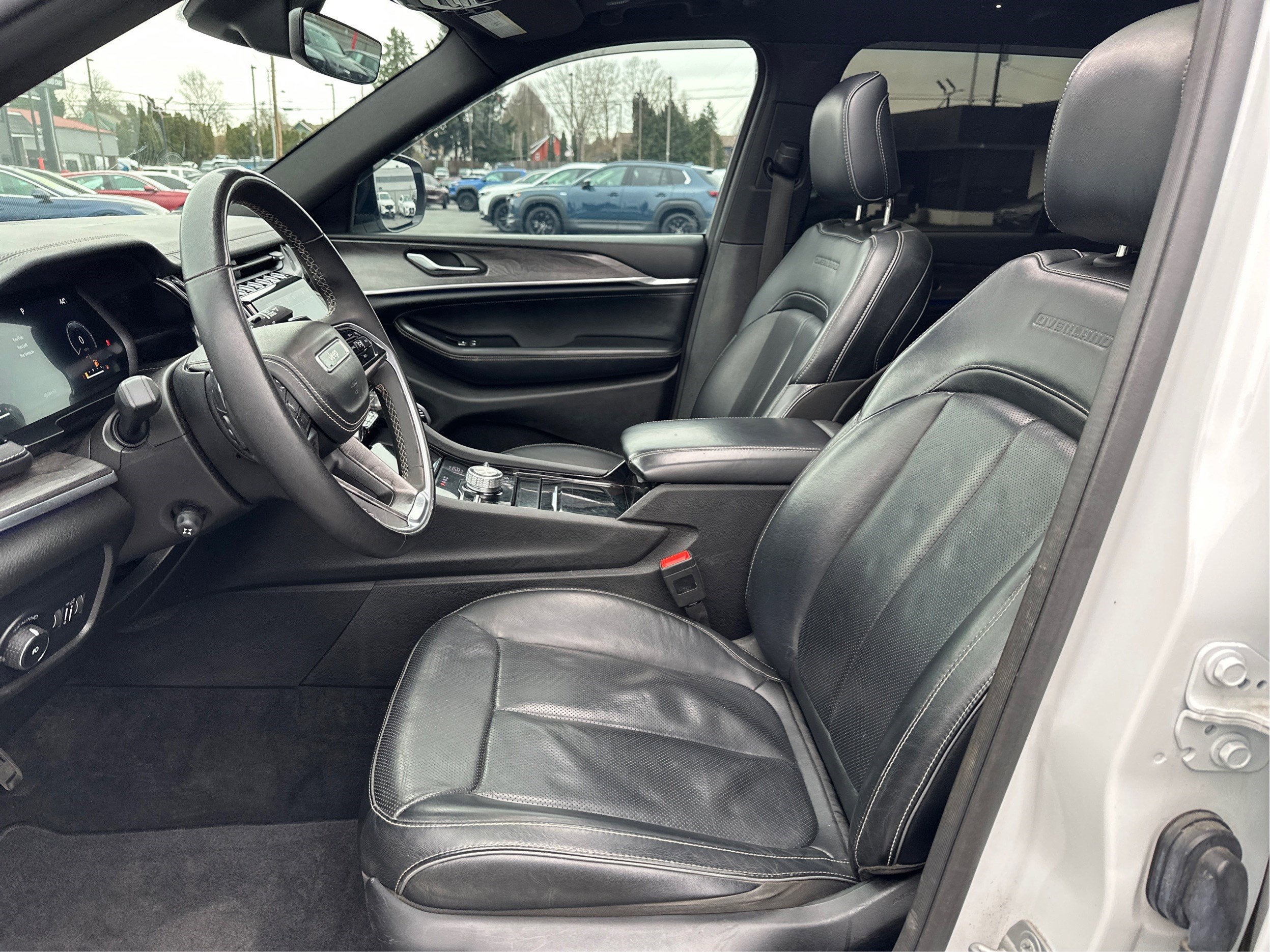 2023 Jeep Grand Cherokee Overland 4WD