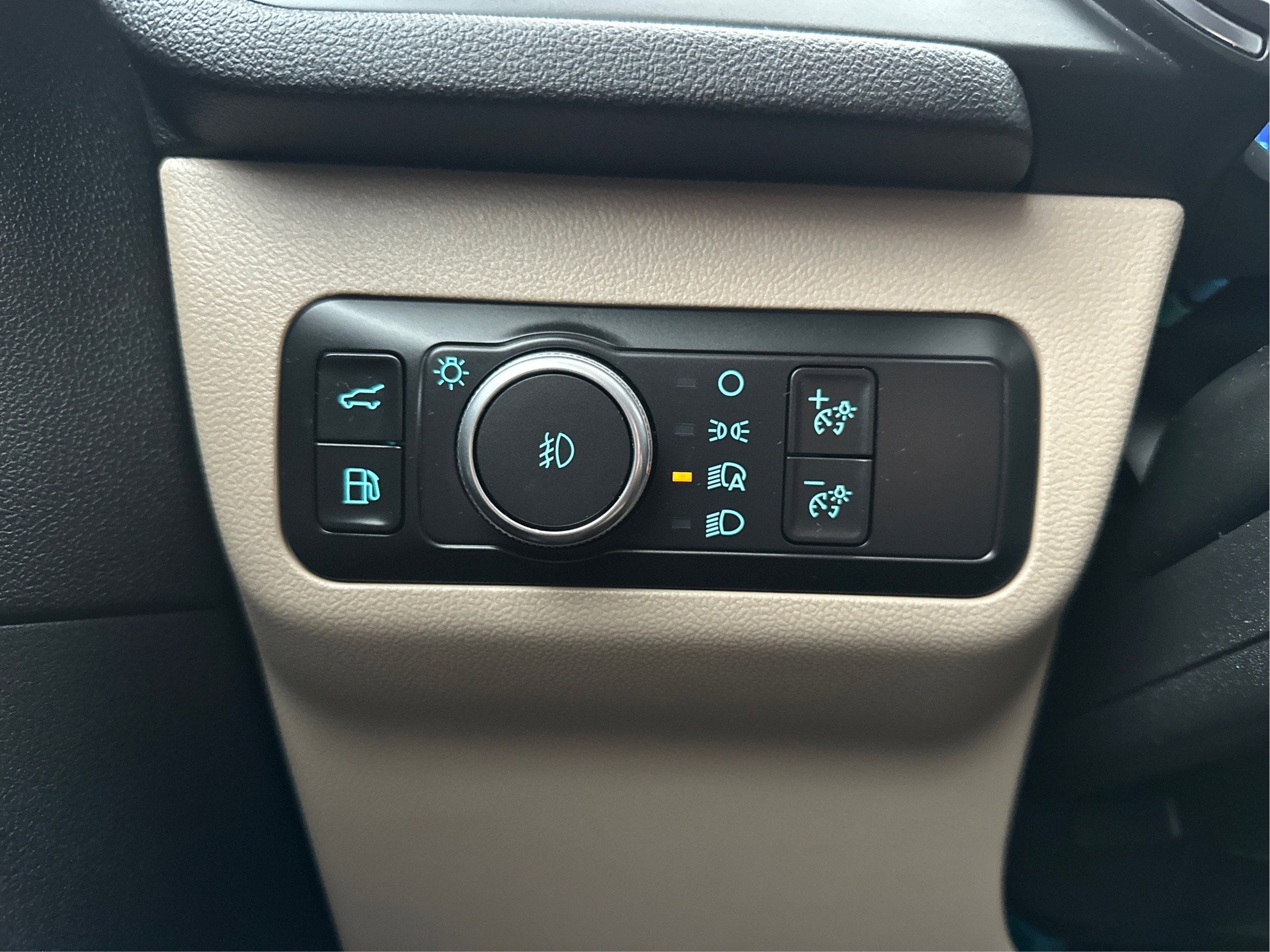 2021 Ford Escape Titanium Hybrid AWD