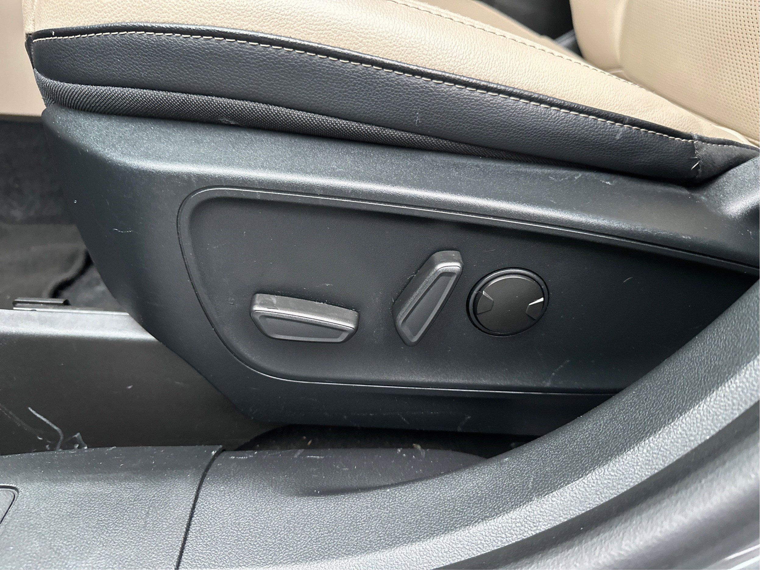 2021 Ford Escape Titanium Hybrid AWD