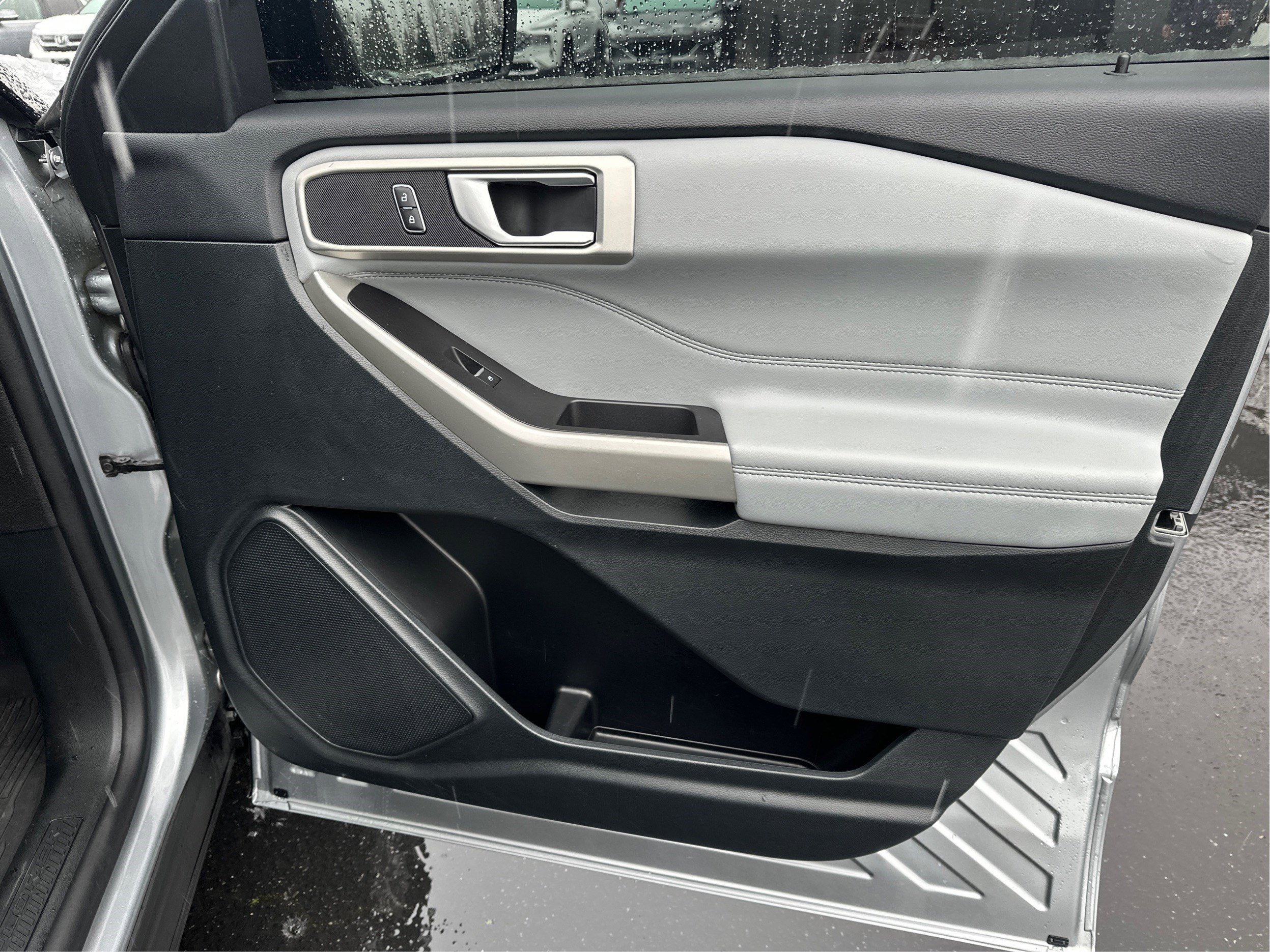 2023 Ford Explorer XLT 4WD