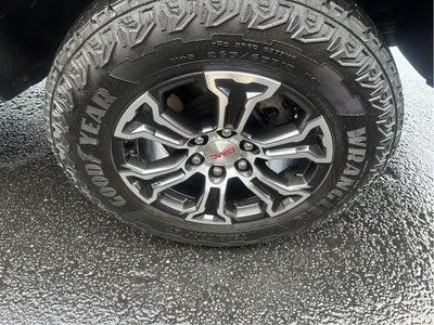 2024 GMC Canyon 4WD AT4