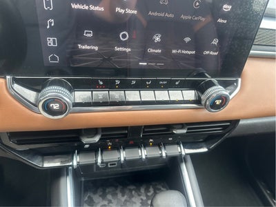 2024 GMC Canyon 4WD AT4