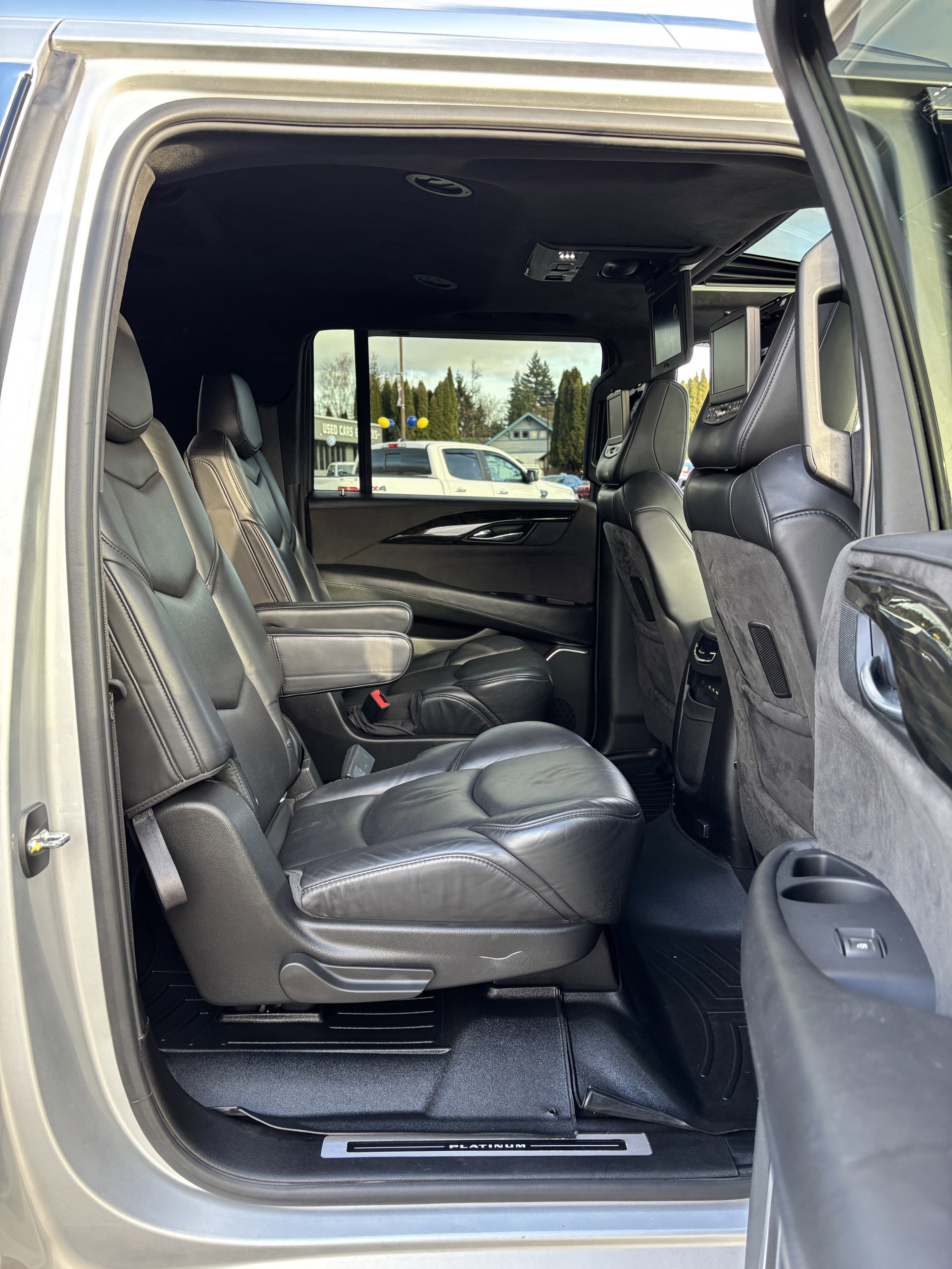 2018 Cadillac Escalade ESV Platinum
