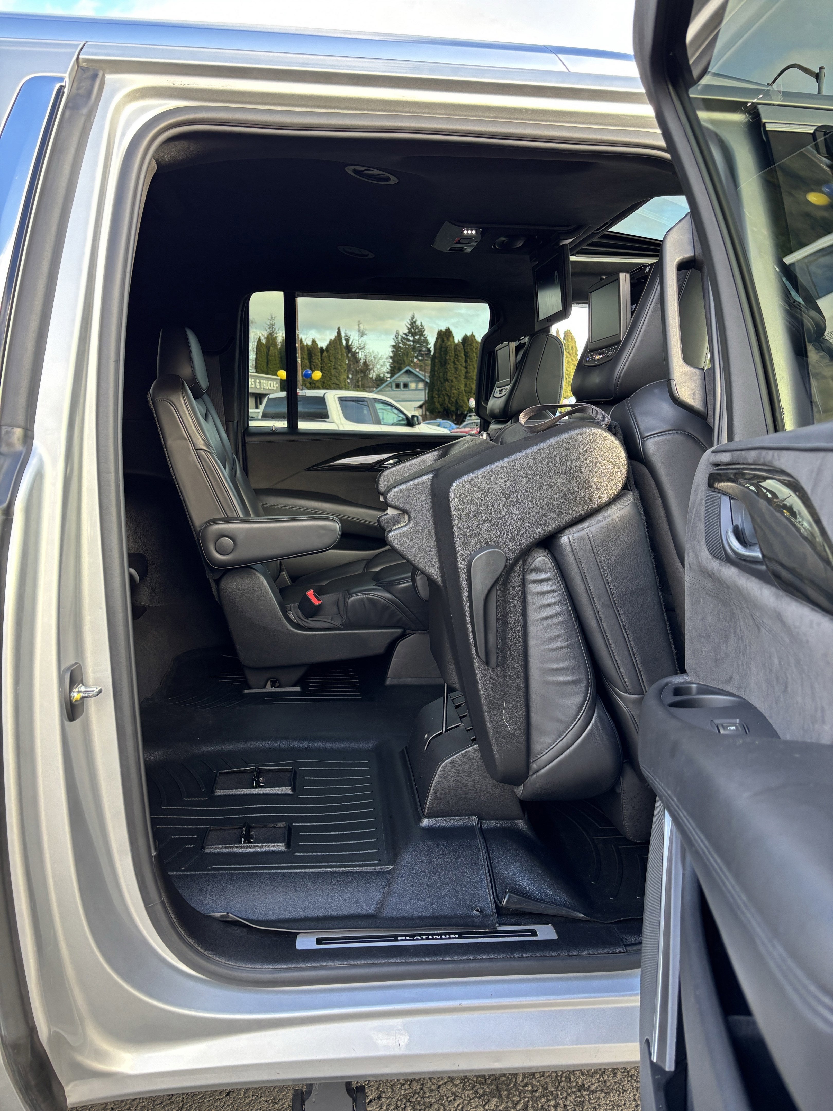 2018 Cadillac Escalade ESV Platinum
