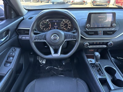 2022 Nissan Altima 2.5 SV