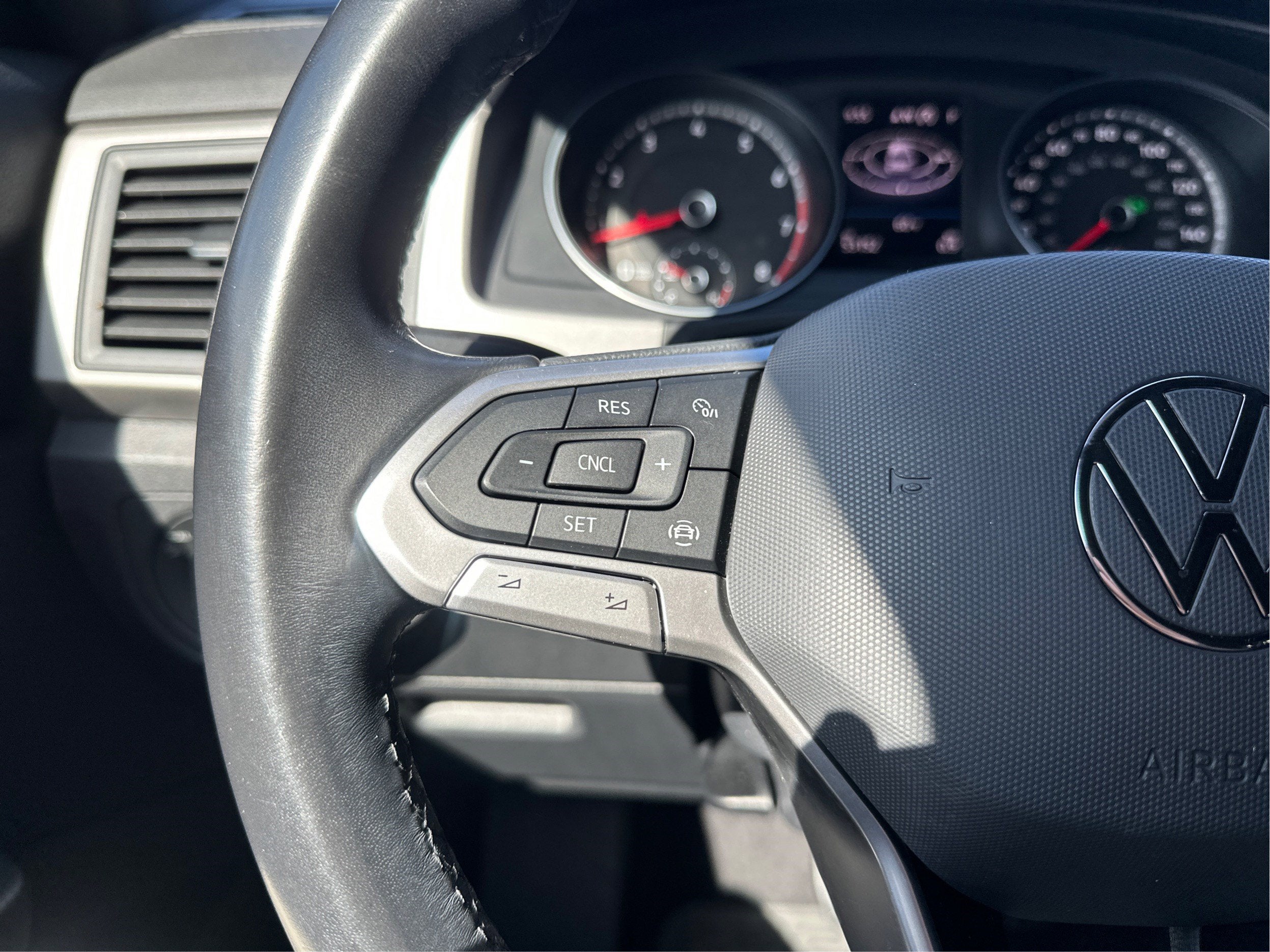 2020 Volkswagen Atlas Cross Sport 2.0T SE