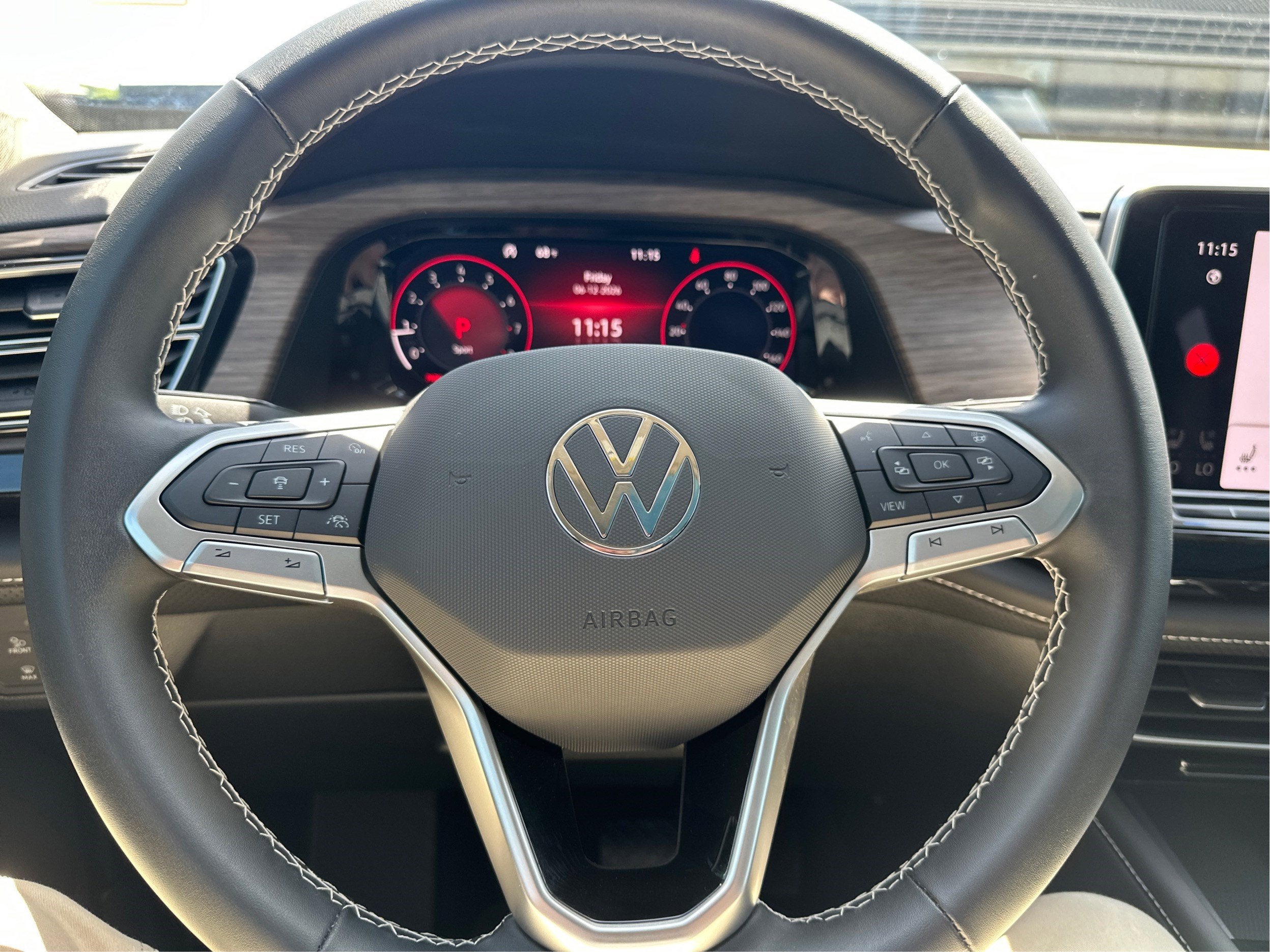 2024 Volkswagen Atlas 2.0T SEL