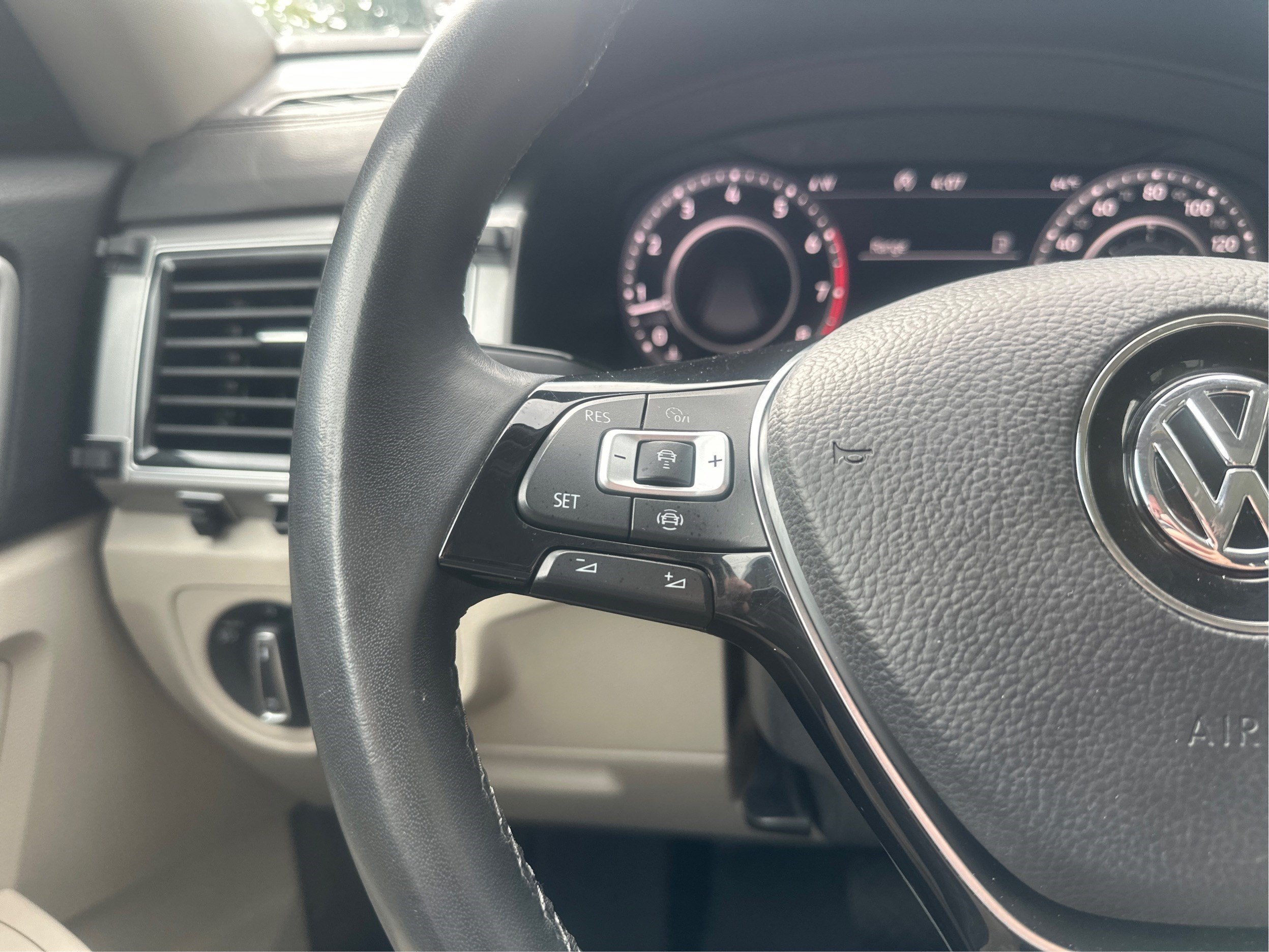 2019 Volkswagen Atlas 3.6L V6 SEL Premium