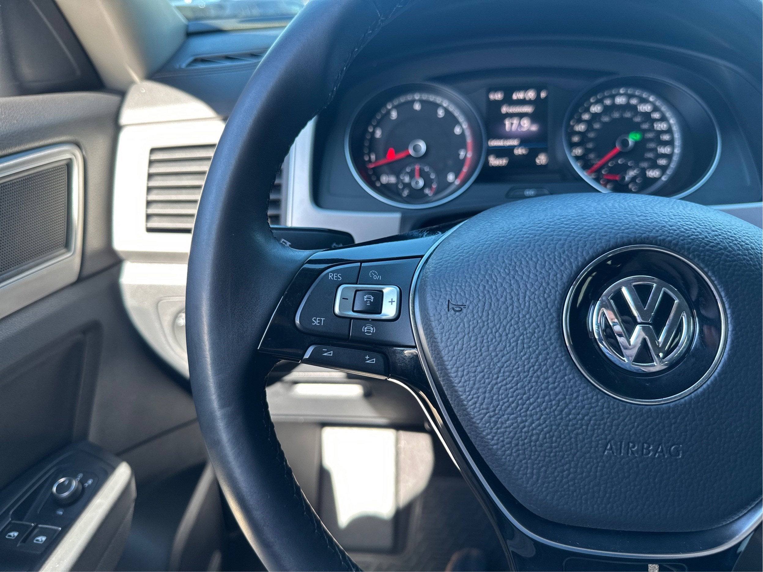 2019 Volkswagen Atlas 3.6L V6 SE w/Technology