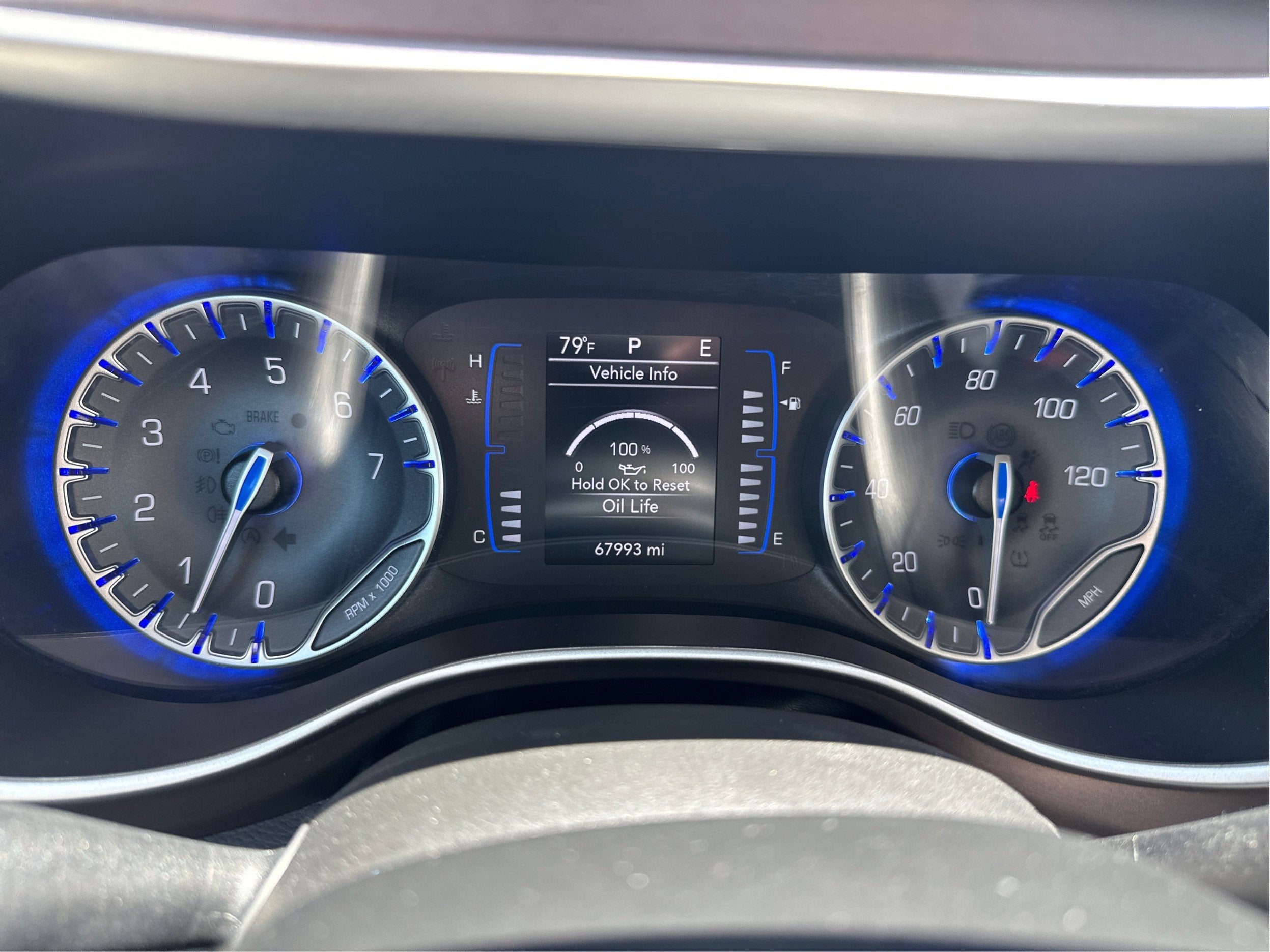 2023 Chrysler Voyager LX