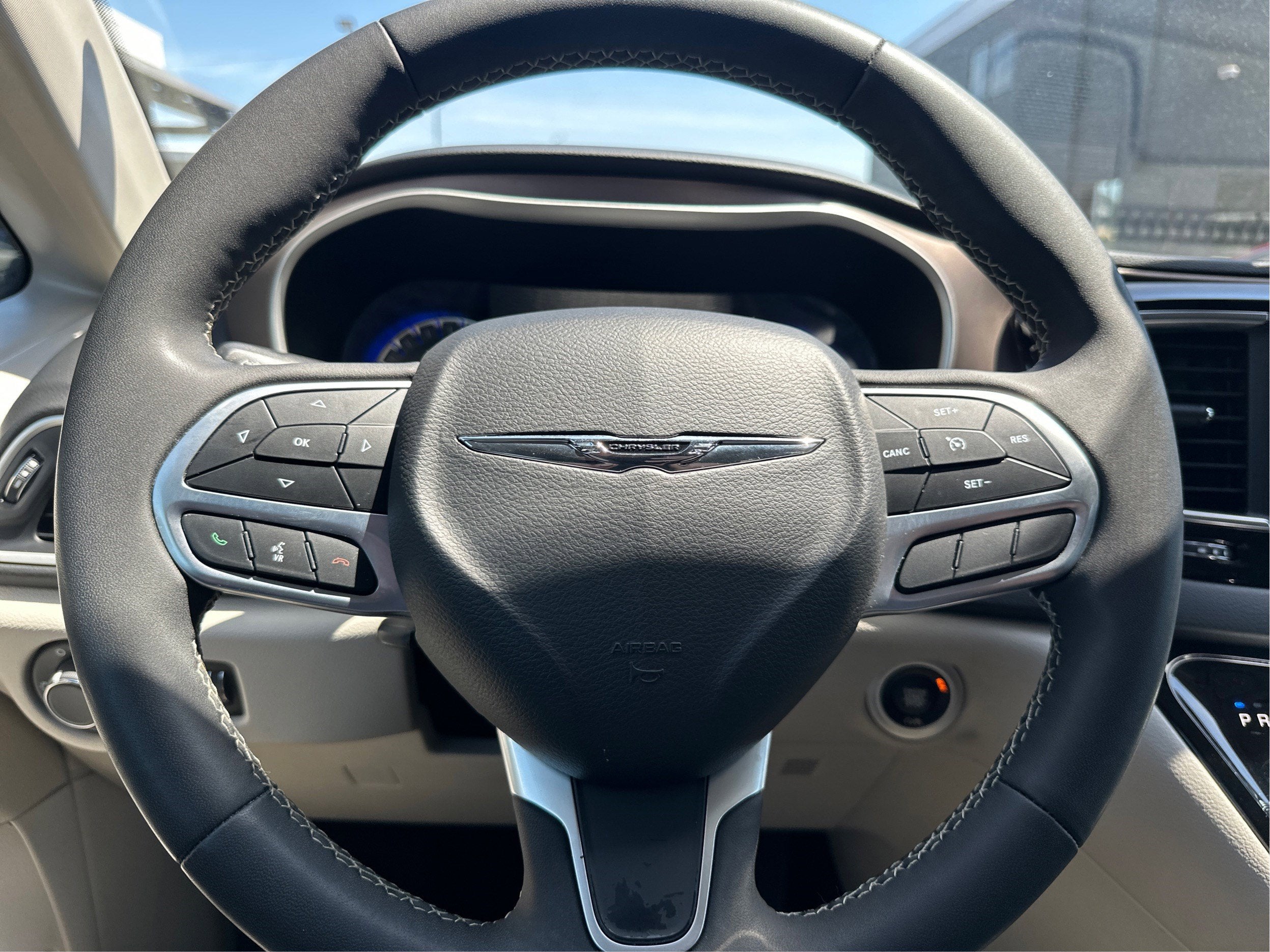 2023 Chrysler Voyager LX