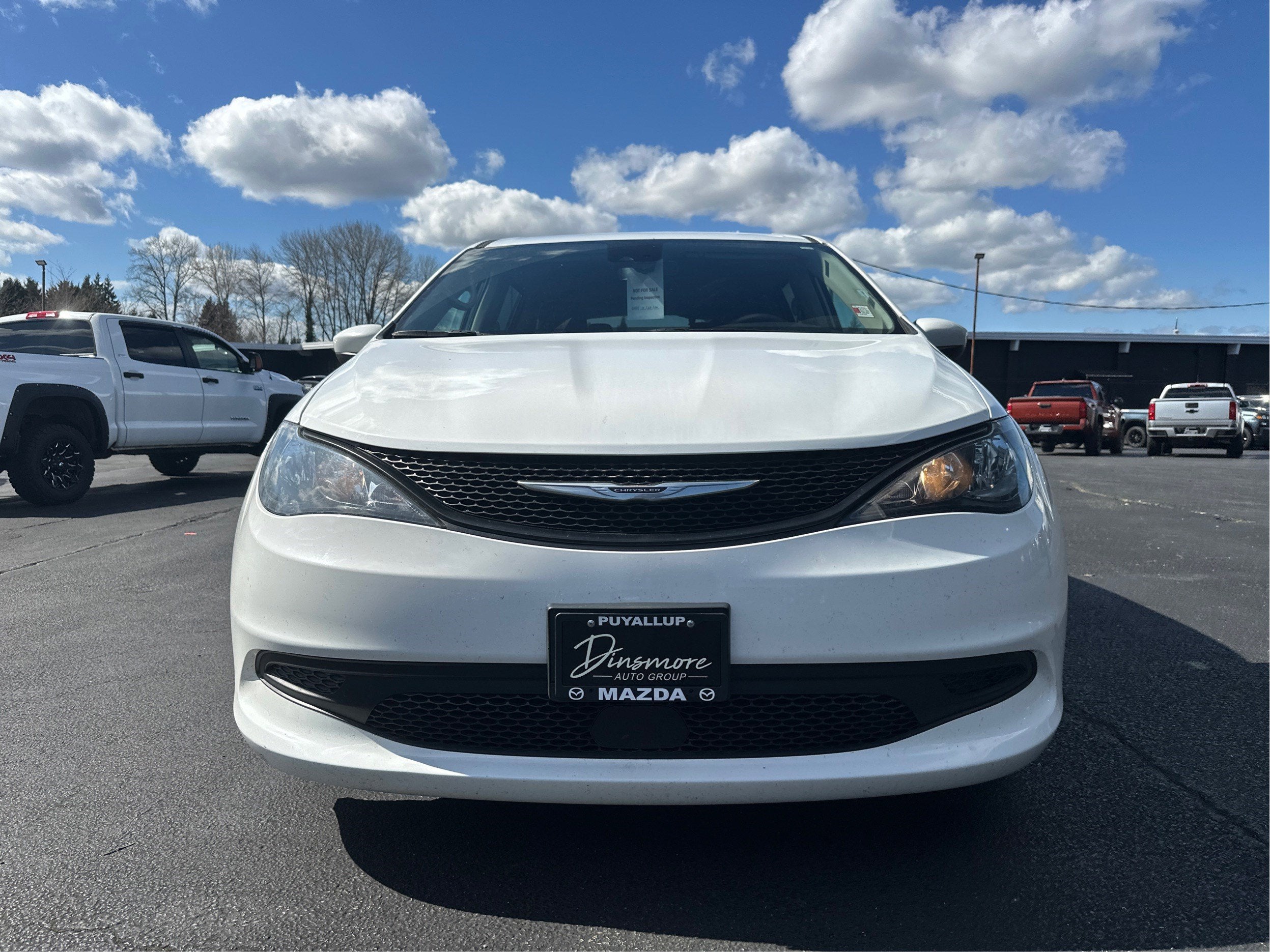 2023 Chrysler Voyager LX