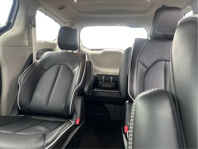 2023 Chrysler Pacifica Hybrid Limited