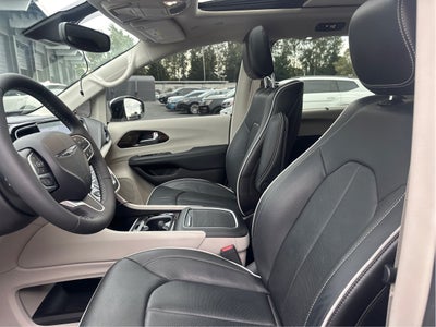 2023 Chrysler Pacifica Hybrid Limited