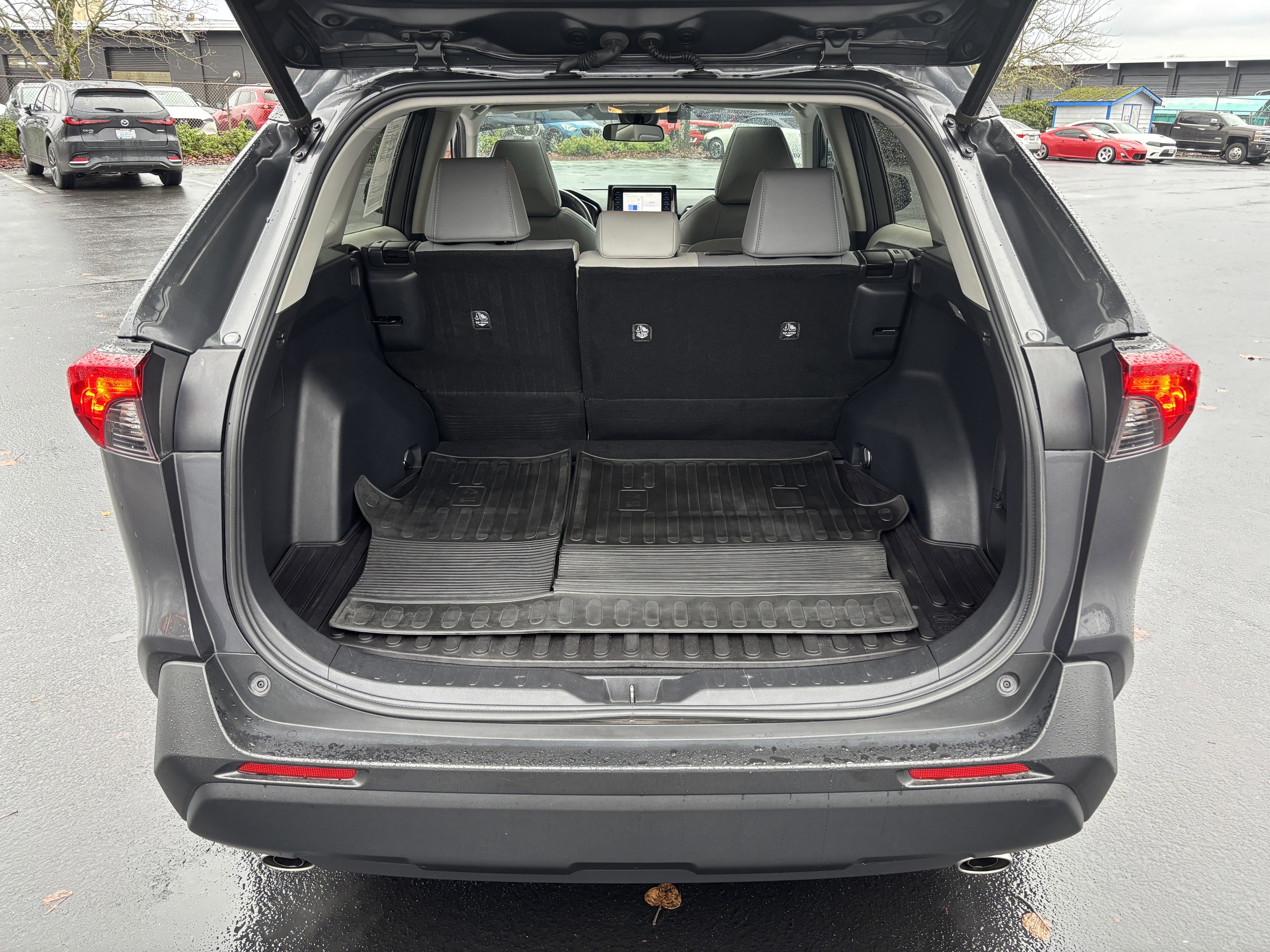 2021 Toyota RAV4 Hybrid XLE Premium AWD