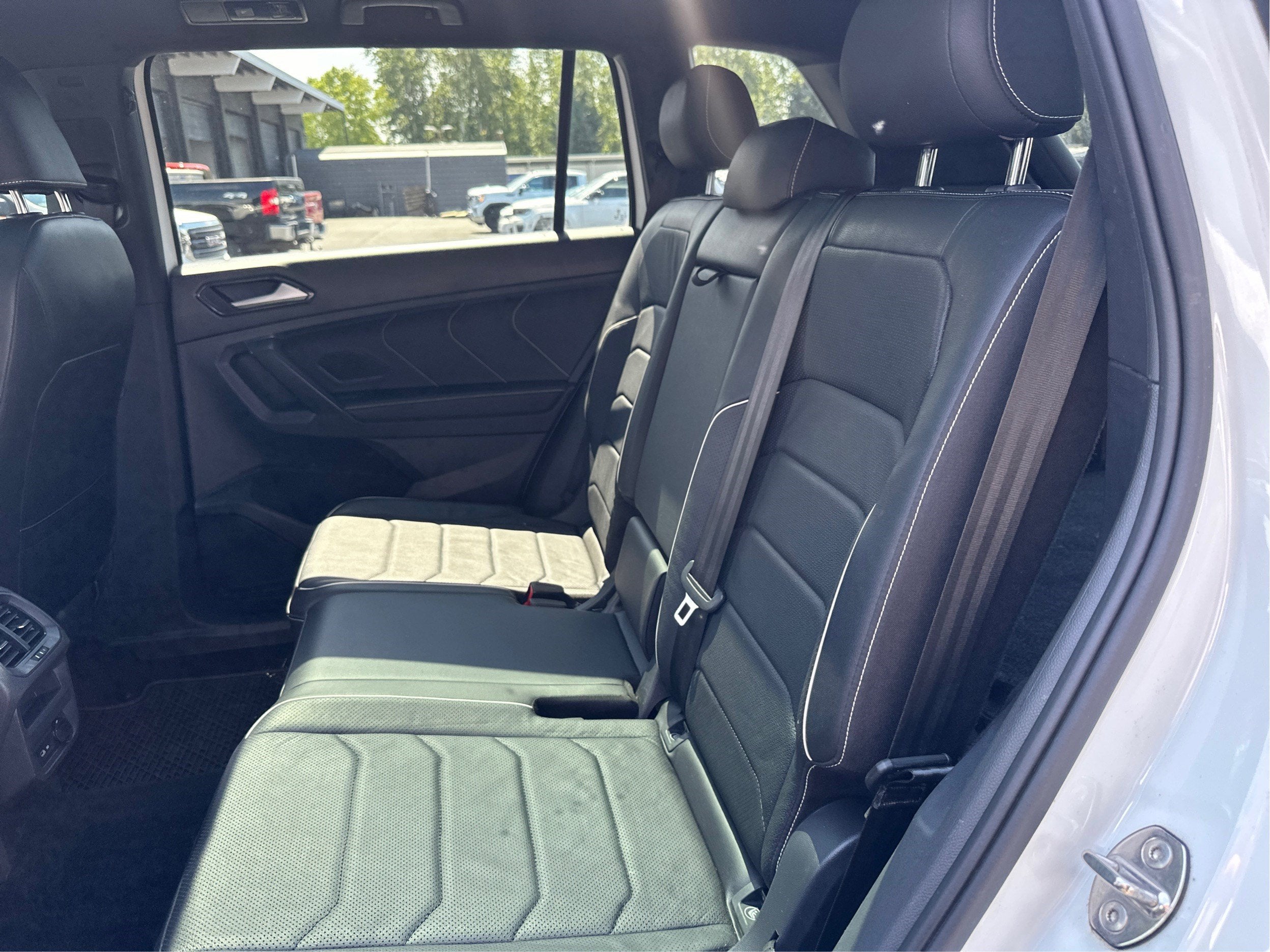 2023 Volkswagen Tiguan SEL R-Line