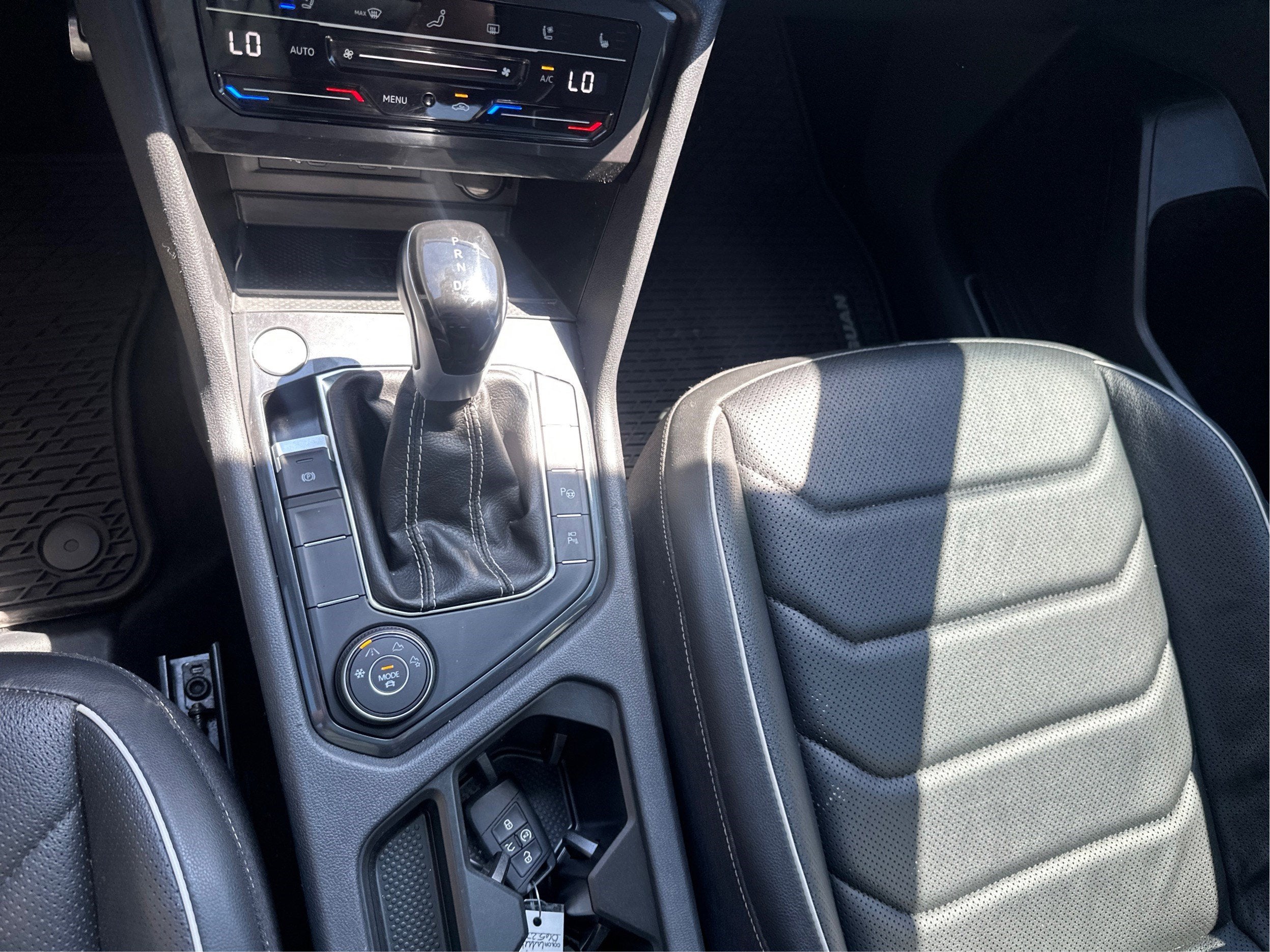 2023 Volkswagen Tiguan SEL R-Line
