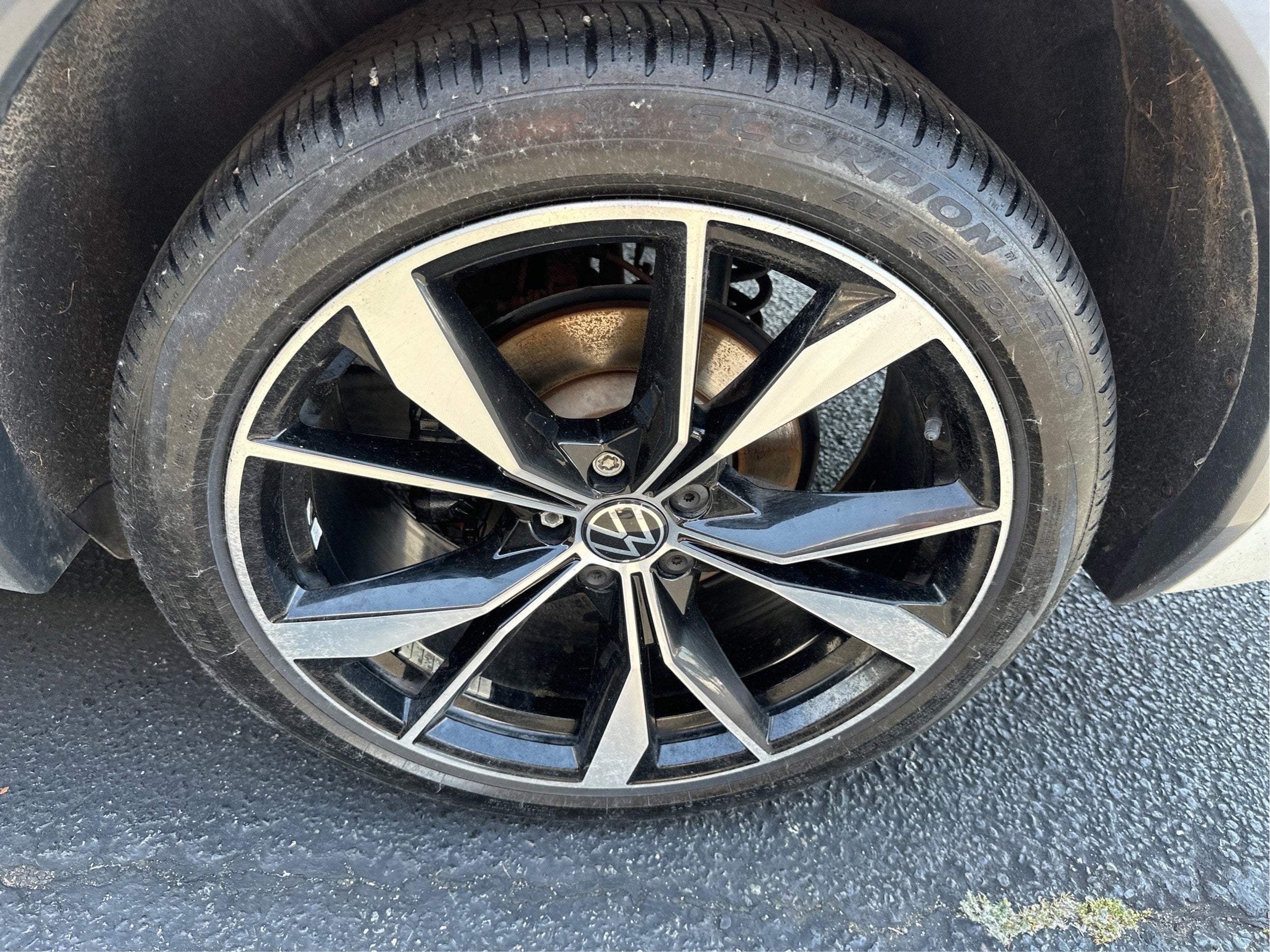 2023 Volkswagen Tiguan SEL R-Line