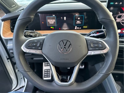 2025 Volkswagen Tiguan SEL R-Line