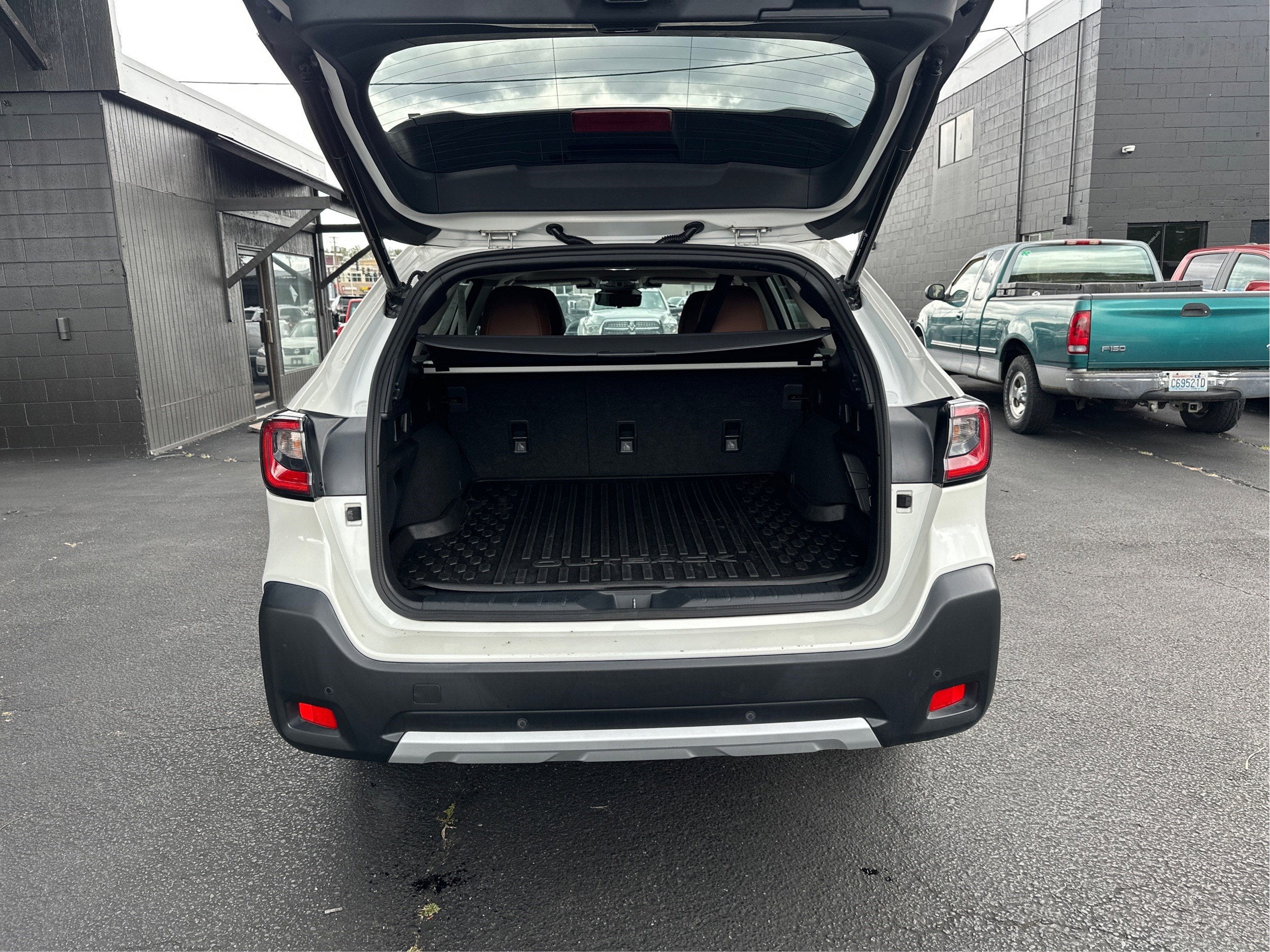 2023 Subaru Outback Touring XT