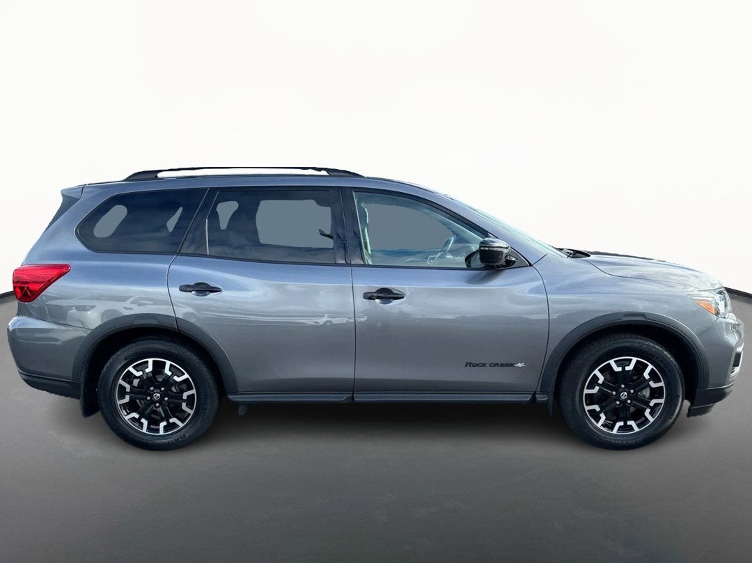 2020 Nissan Pathfinder SV