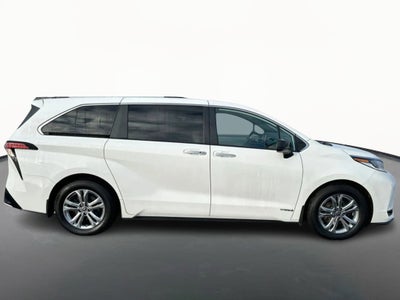 2021 Toyota Sienna XLE