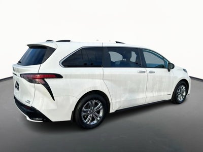 2021 Toyota Sienna XLE