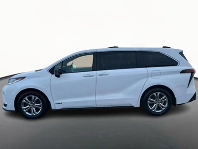 2021 Toyota Sienna XLE