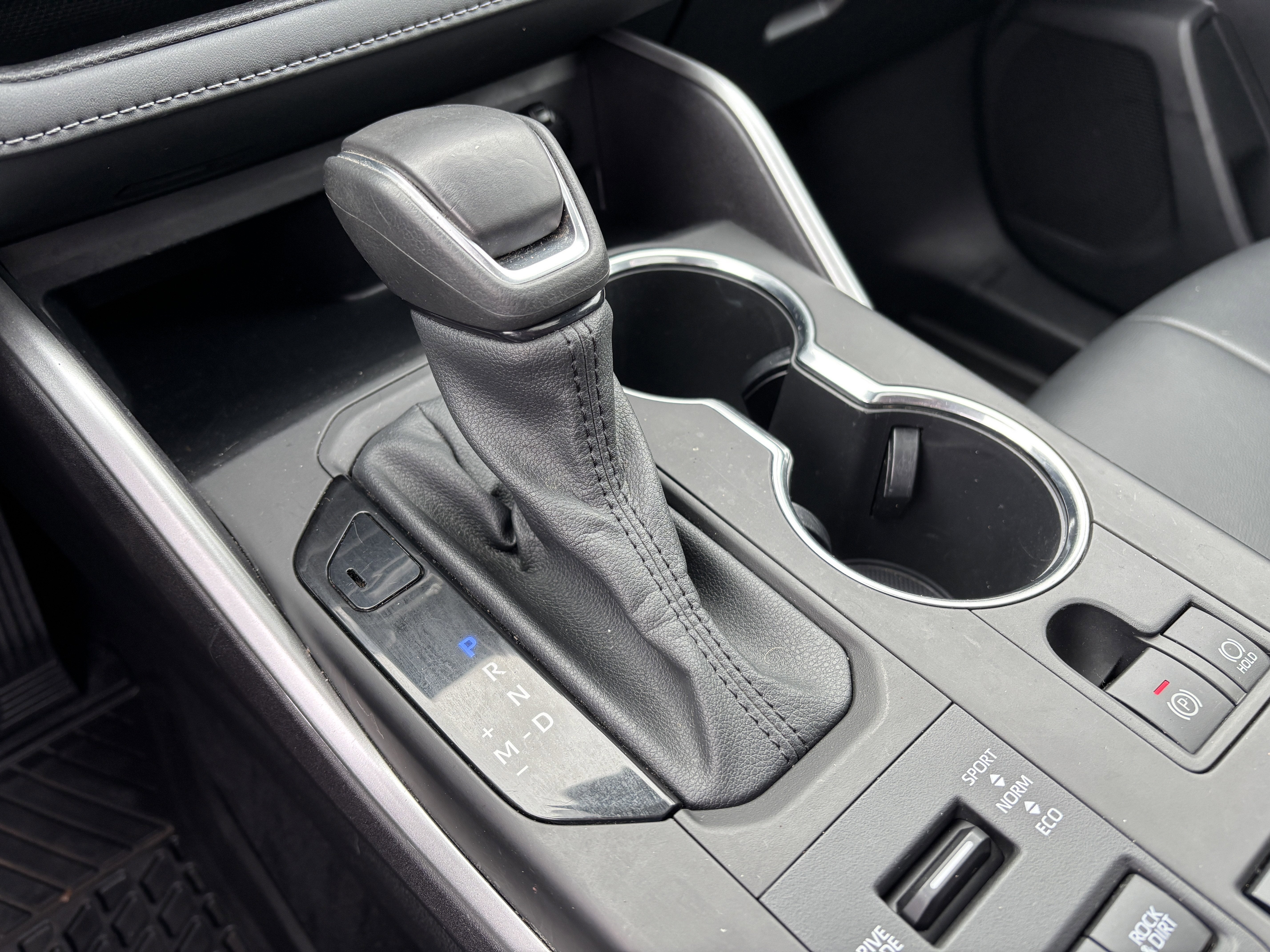 2022 Toyota Highlander XLE AWD