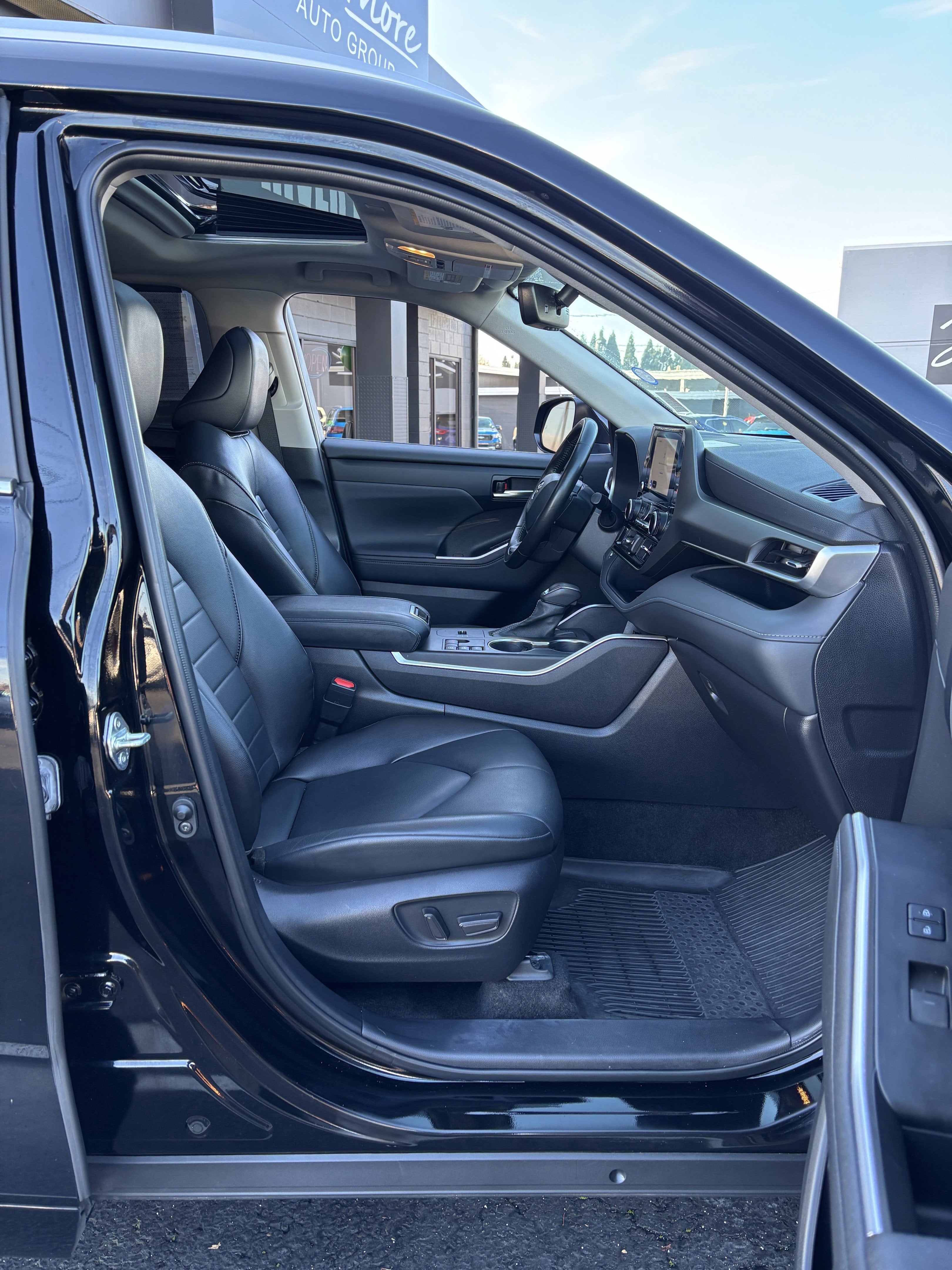 2023 Toyota Highlander Hybrid XLE AWD