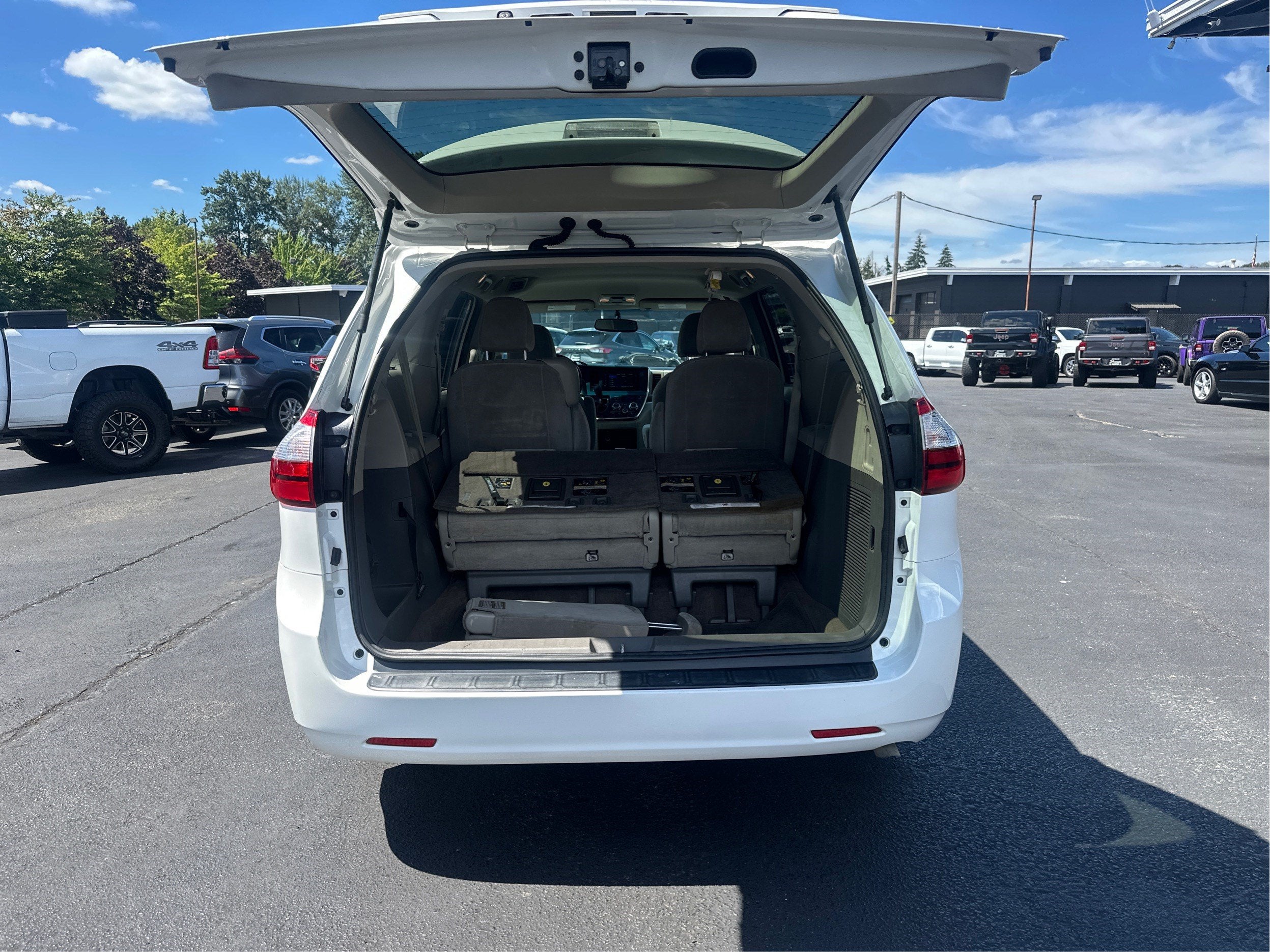 2017 Toyota Sienna LE
