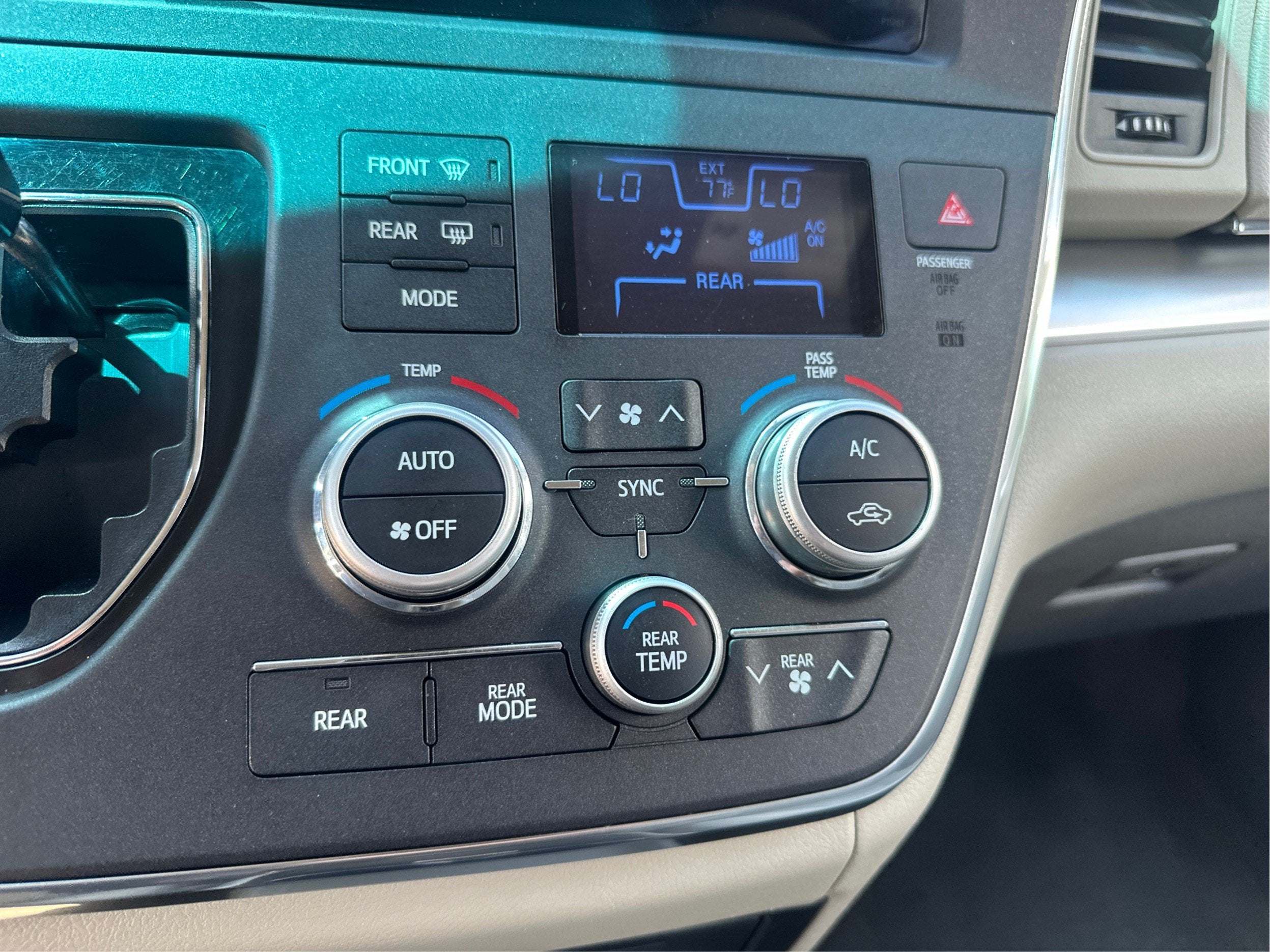 2017 Toyota Sienna LE