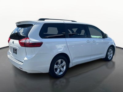 2017 Toyota Sienna LE