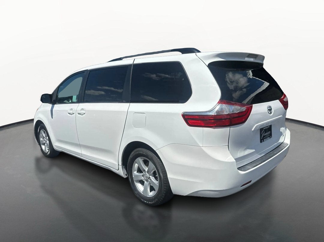 2017 Toyota Sienna LE